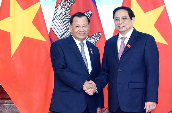 Thủ tướng Phạm Minh Chính tiếp Chủ tịch Thượng viện Vương quốc Campuchia Samdech Say Chhum.