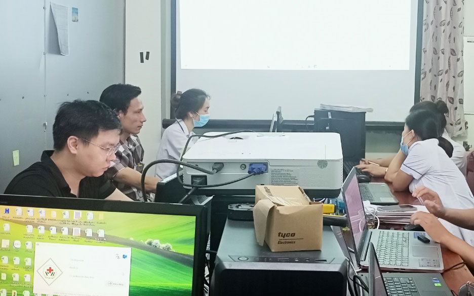 Bệnh viện đa khoa Phú Bình tích cực ứng dụng công nghệ thông tin trong thực hiện nhiệm vụ.