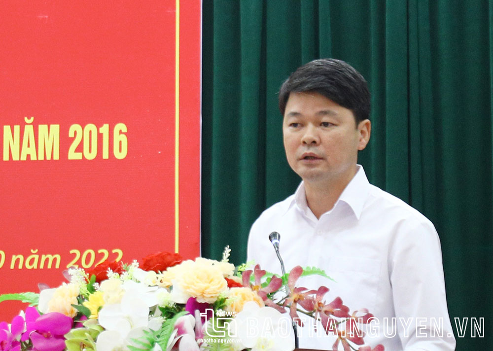 Tổng Biên tập Báo Thái Nguyên Nguyễn Ngọc Sơn phát biểu tại Hội nghị.
